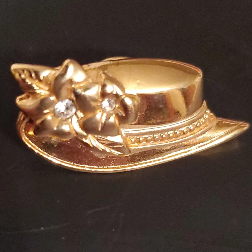 Vintage Torra Gold Tone Rhinestone Ladies Floral Derby Hat Pin